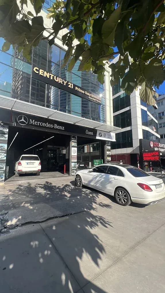 Servis binasının gündüz çekilmiş dış cephe görüntüsü