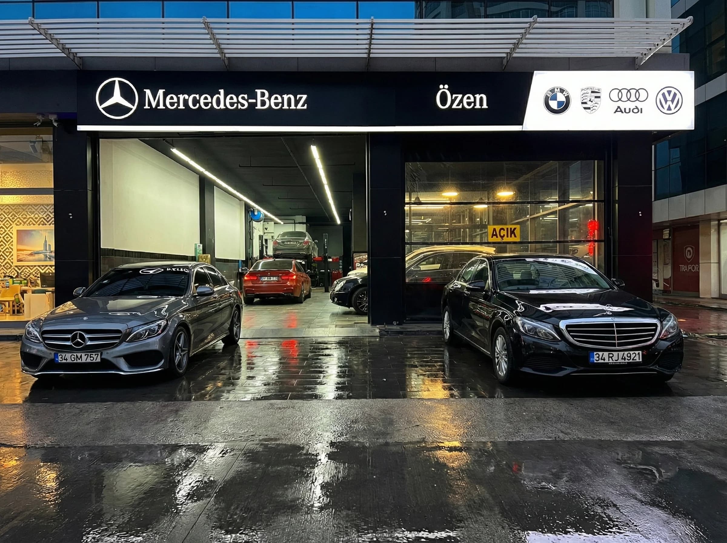 Özen Otomotiv servis girişi